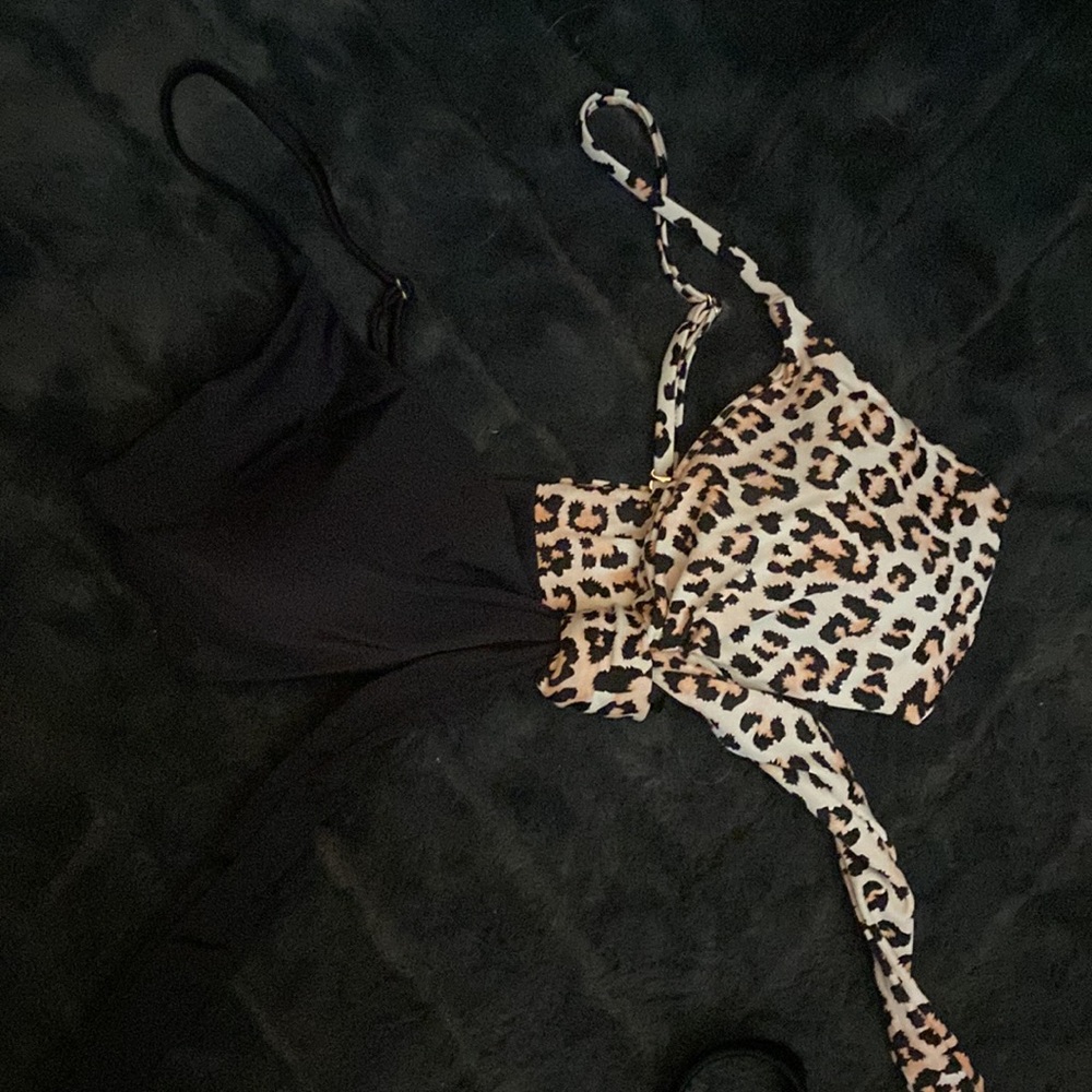 Bikini Set - Picture 2 of 5